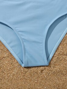 青少年女孩碎花比基尼套装搭配沙滩裙夏日海滩