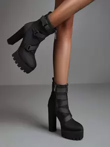 Zip Side Chunky Heeled Classic Boots - Black - View 1