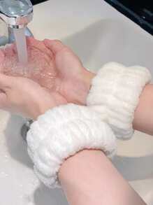 1pair Solid Fuzzy Wristband, Coral Fleece Multifunction Anti-Sweat Moisture-proof Reusable Towel Wristbands For Washing Face - White - View 1