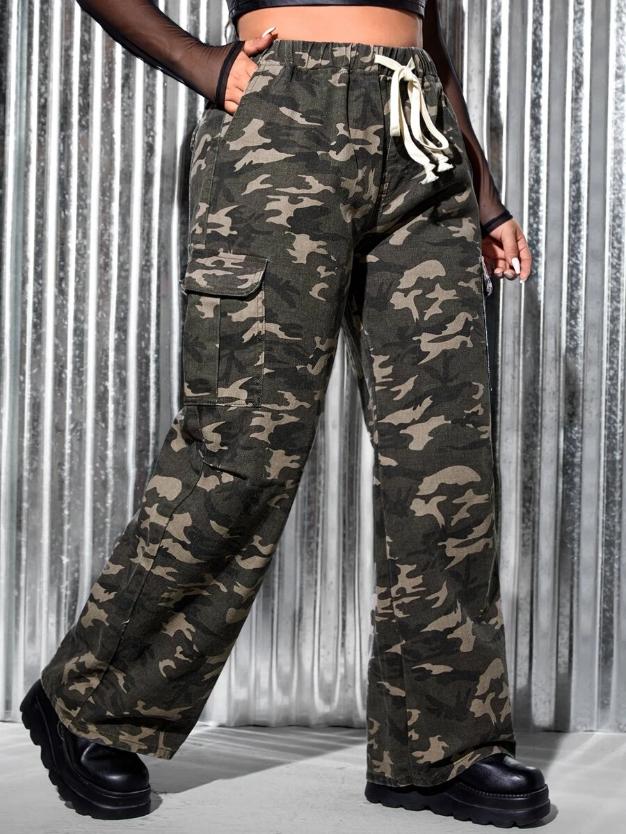 SHEIN Plus Camo Print Drawstring Waist Cargo Jeans - Multicolor - View 1