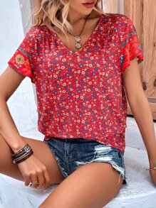SHEIN VCAY Ditsy Floral Print V Neck Tee - Red - View 1