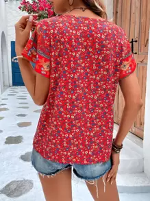 SHEIN VCAY Ditsy Floral Print V Neck Tee - Red - View 2