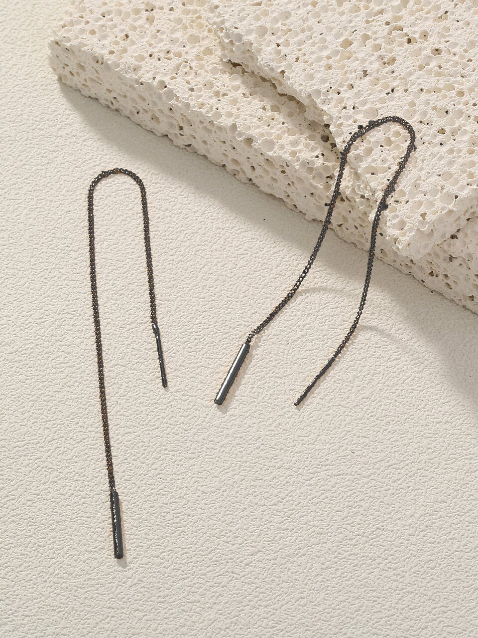 Nooxian Minimalist Threader Earrings