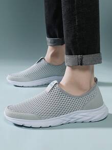 Men Letter Patch Decor Slip-on Mesh Breathable Running Shoes - Grey - View 5