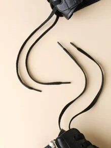 1雙極簡風格鞋帶