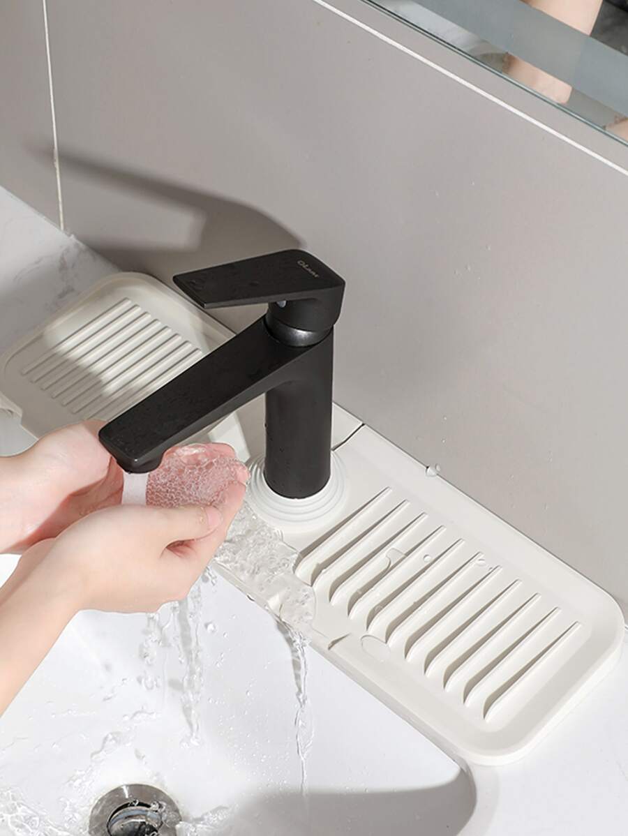 1pc Random Kitchen Sink Splash Guard, Kitchen Guard For Faucet, Kitchen Splash Guard For Sink, Silicone Faucet Mat, Sink Splash Guard Behind Faucet - White - View 1