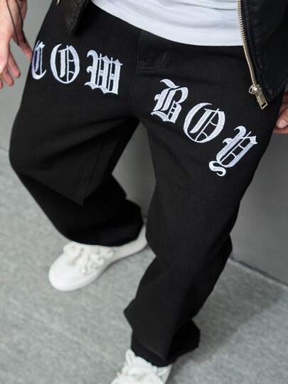 Jeans holgados para hombre con gráficos de letras, estilo lavado oscuro de pierna ancha, pantalones de carga en negro liso para salir con amigos de rock and roll