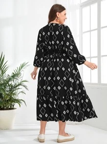 EMERY ROSE Plus Geo Print Lantern Sleeve Ruffle Hem Dress - Black and White - View 2