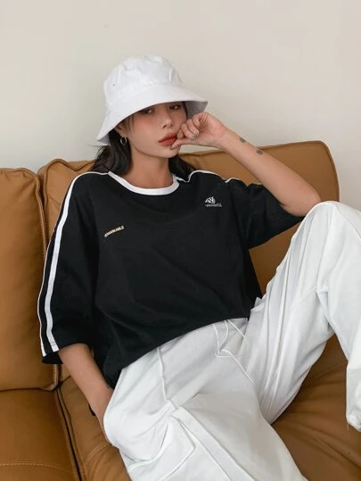 DAZY 字母图案撞色落肩 T 恤超大码 T 恤