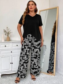 EMERY ROSE Plus Geo Print Asymmetrical Hem Top & Wide Leg Trousers - Black - View 1