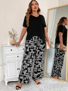 EMERY ROSE Plus Geo Print Asymmetrical Hem Top & Wide Leg Trousers - Black - View 4