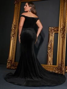Plus Off Shoulder Mermaid Hem Velvet Dress - Black - View 2