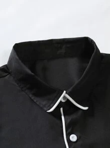 Manfinity Hombres Camisa ribete en contraste con botón