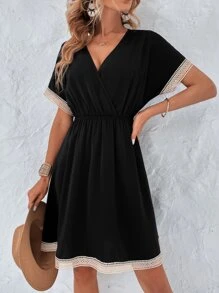 SHEIN LUNE 鏤空蕾絲花邊蝙蝠袖A字連衣裙 - 黑色 - 查看 3