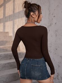 Camiseta crop grunge con estampado de corazón y ala tejido de canalé - Café integral - Ver 2