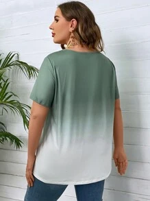 SHEIN LUNE Plus Ombre V Neck Tee Graphic Tees Women Tops - Multicolor - View 2
