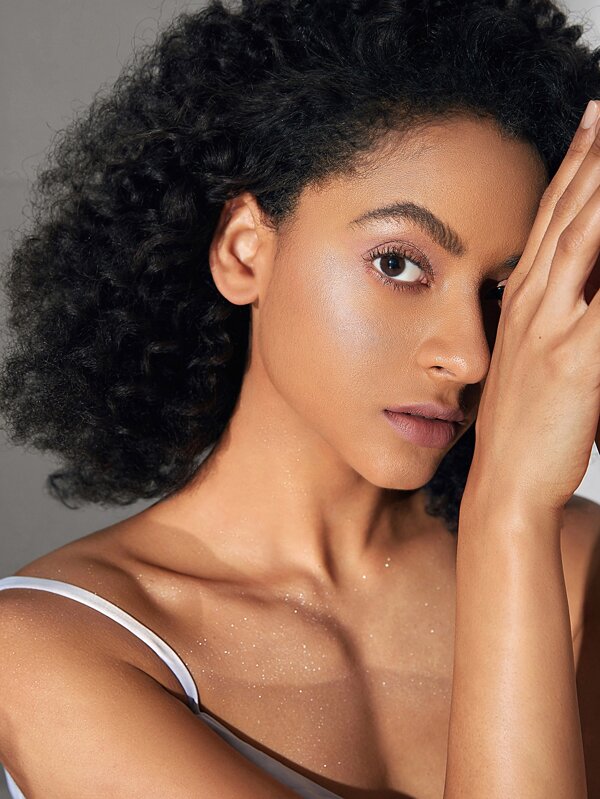 SHEGLAM Cosmic Crystal Mousse Highlighter Moonbeam Powder Highlighter