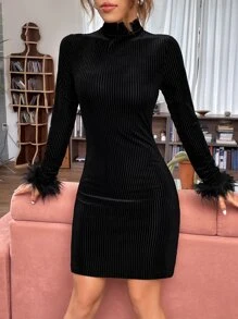 SHEIN BAE 毛茸茸袖口小高領絲絨緊身連衣裙 - 黑色 - 查看 1