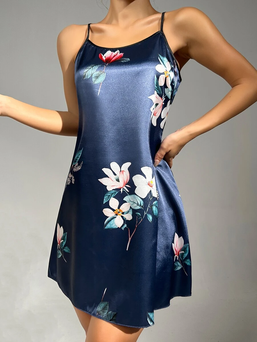 印花緞面吊帶睡裙