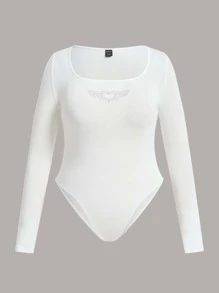 SHEIN EZwear Body con diamante de imitación con patrón de corazón & de alas de cuello cuadrado - Blanco - Ver 1