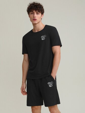 Manfinity เสื้อยืด ผู้ชาย ลายการ์ตูน และ กางเกงขาสั้น ผูกเอว