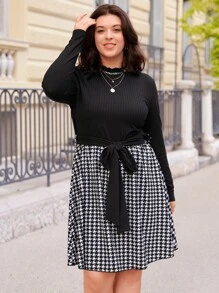 SHEIN Unity 大碼千鳥格印花腰帶拼接洋裝 - 黑與白 - 查看 1