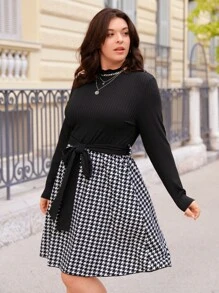 SHEIN Unity 大碼千鳥格印花腰帶拼接洋裝 - 黑與白 - 查看 3