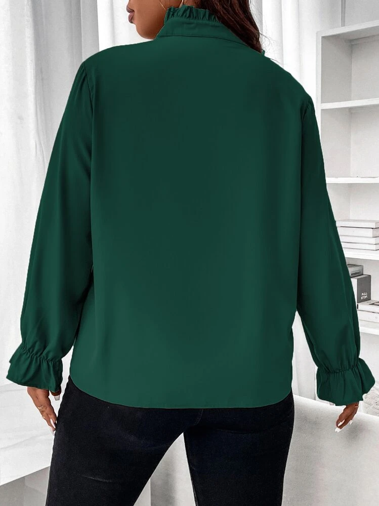 SHEIN Clasi Áo sơ mi Plus Size Xù Nút viền lá sen màu trơn Giải trí - Màu xanh lá cây đậm - Xem 2