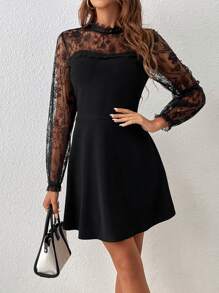 SHEIN Privé 小高領蕾絲拼接褶邊A字連衣裙 - 黑色 - 查看 3