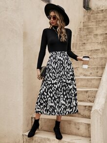 SHEIN Frenchy Allover Print Pleated Skirt - Black and White - View 4