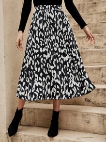 SHEIN Frenchy Allover Print Pleated Skirt - Black and White - View 5