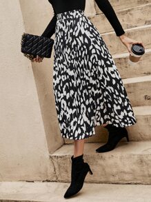 SHEIN Frenchy Allover Print Pleated Skirt - Black and White - View 6