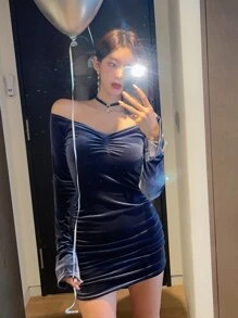 DAZY Off Shoulder Ruched Velvet Bodycon Dress - Navy Blue - View 8