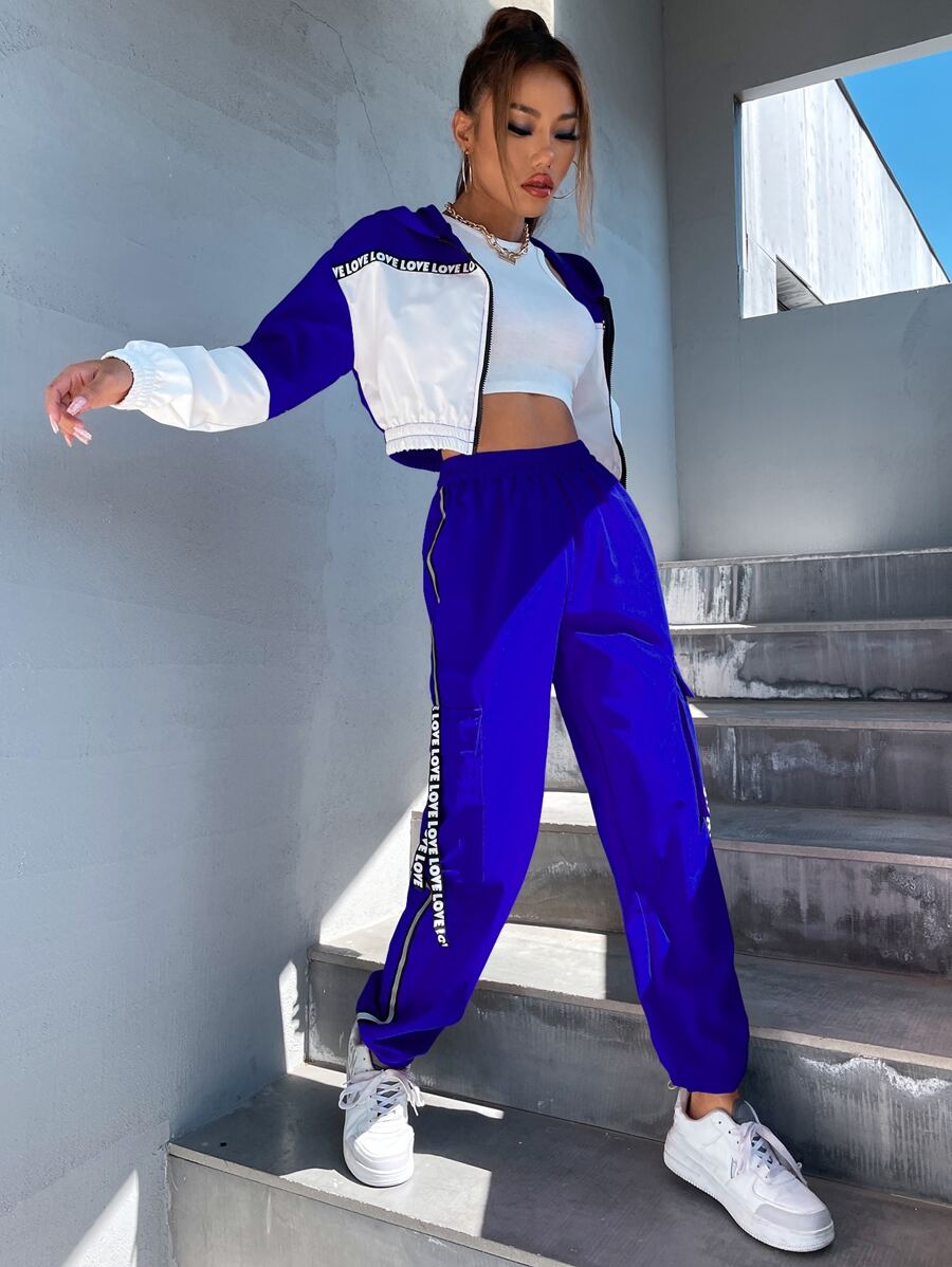 SHEIN Unity Cazadora de color combinado en contraste con cinta con letra de hombros caídos con capucha con pantalones - Azul y blanco - Ver 1