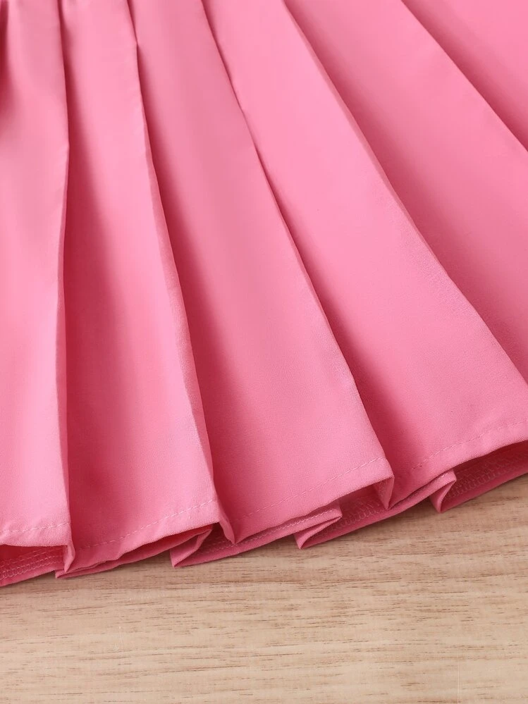 Conjunto de estilo dulce para niña preadolescente con camiseta de impresión de letras y falda plisada, patrón de alfabeto, dobladillo de falda plisada, cintura alta