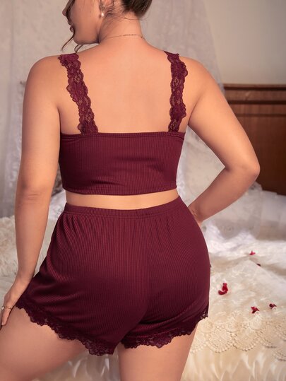 Ensemble de pyjama en dentelle à faux bouton à nœud