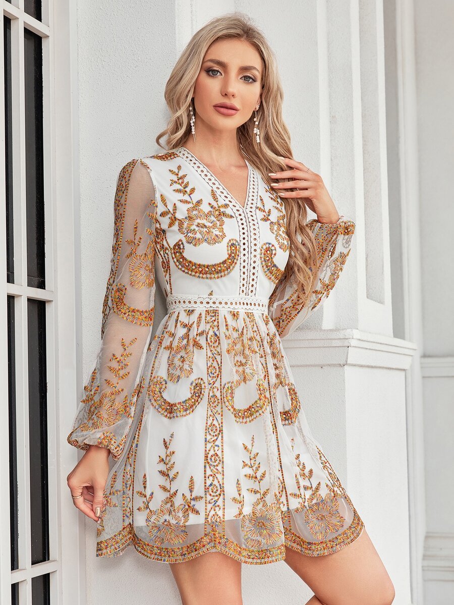 Randomly Cut Multi-Color Embroidery Thread Lace Spliced V-Neck Cocktail Dress - Multicolor - View 1