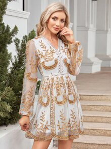 Randomly Cut Multi-Color Embroidery Thread Lace Spliced V-Neck Cocktail Dress - Multicolor - View 3