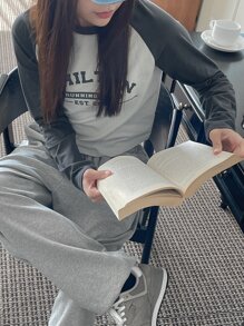 DAZY Letter Graphic Raglan Sleeve Tee - Grey - View 2