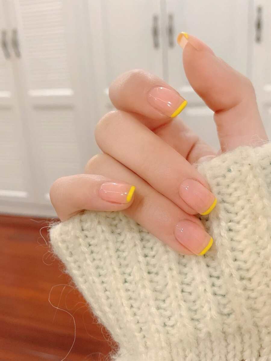 24pcs Short Square Fake Nail & 1pc Nail File & 1sheet Tape - Yellow - View 1