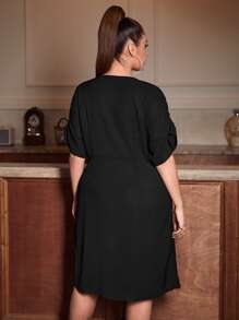 SHEIN Privé Đầm Plus Size Chia xoắn lại màu trơn Thanh lịch - màu đen - Xem 2