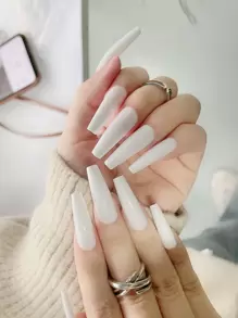 Get Glamorous with 24pcs Short Square Fake Nail & 1pc Nail File & 1sheet Tape - White - View 1