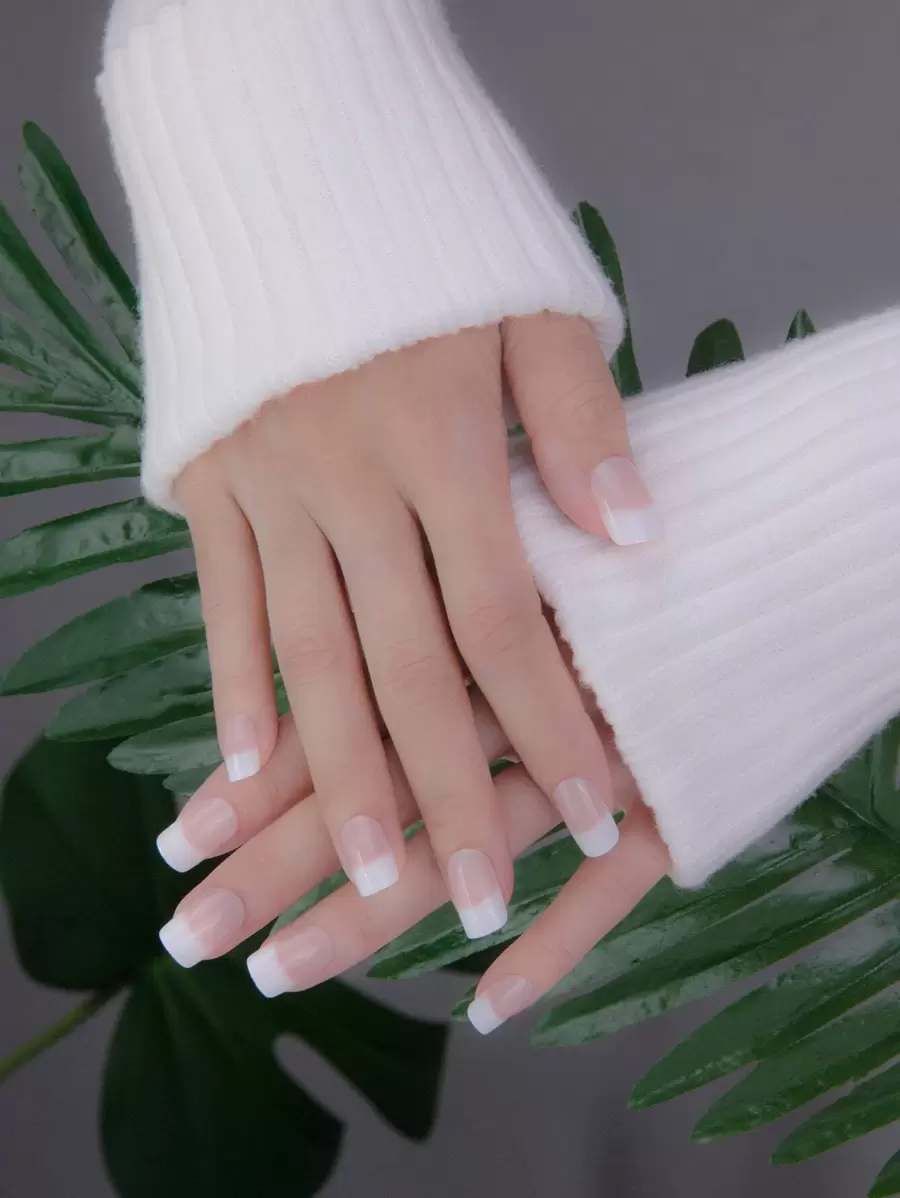 prettysecrets 24入組短正方形白色法式光亮假指甲+1入組指甲檔+1片膠帶貼式指甲，指甲用品升級您的造型 - 彩色 - 查看 1