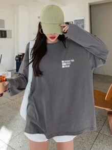 DAZY 几何与字母图案落肩超大 T 恤长袖女式上衣，秋季女装