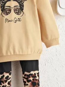 SHEIN Baby Girl Letter And Figure Graphic Pullover & Leopard Leggings - Khaki - View 4