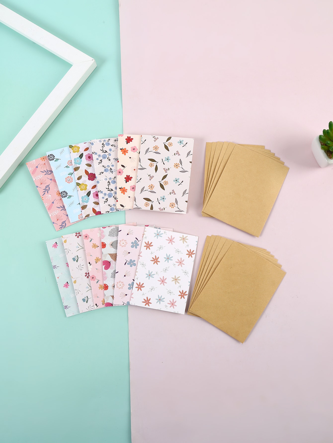 24 festive gift cards decorated with a colorful floral pattern, greeting cards and envelopes for back to school or Valentine's Day
