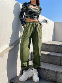 SHEIN EZwear Bộ đồ hai mảnh nữ Cắt ra Đắp vá Túi Lá thư Ngụy trang Giải trí - Nhiều màu - Xem 3