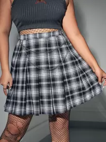 ROMWE Plus Plaid Print Chain Detail Pleated Skirt - Black and White - View 1