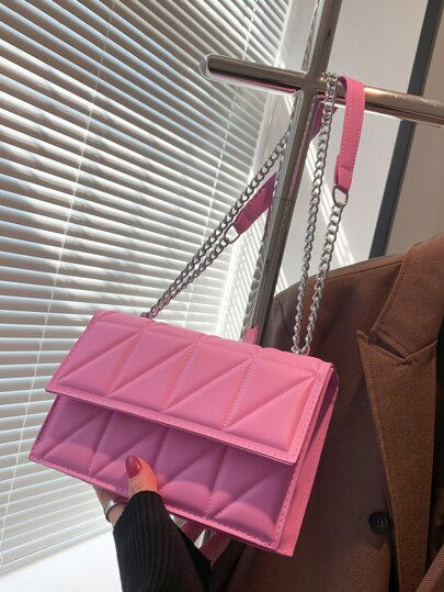 Geantă pătrată cu lanț cu clapă cu detaliu matlasat roz