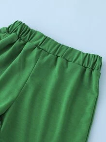 小男童字母和恐龍印花背心上衣和短褲